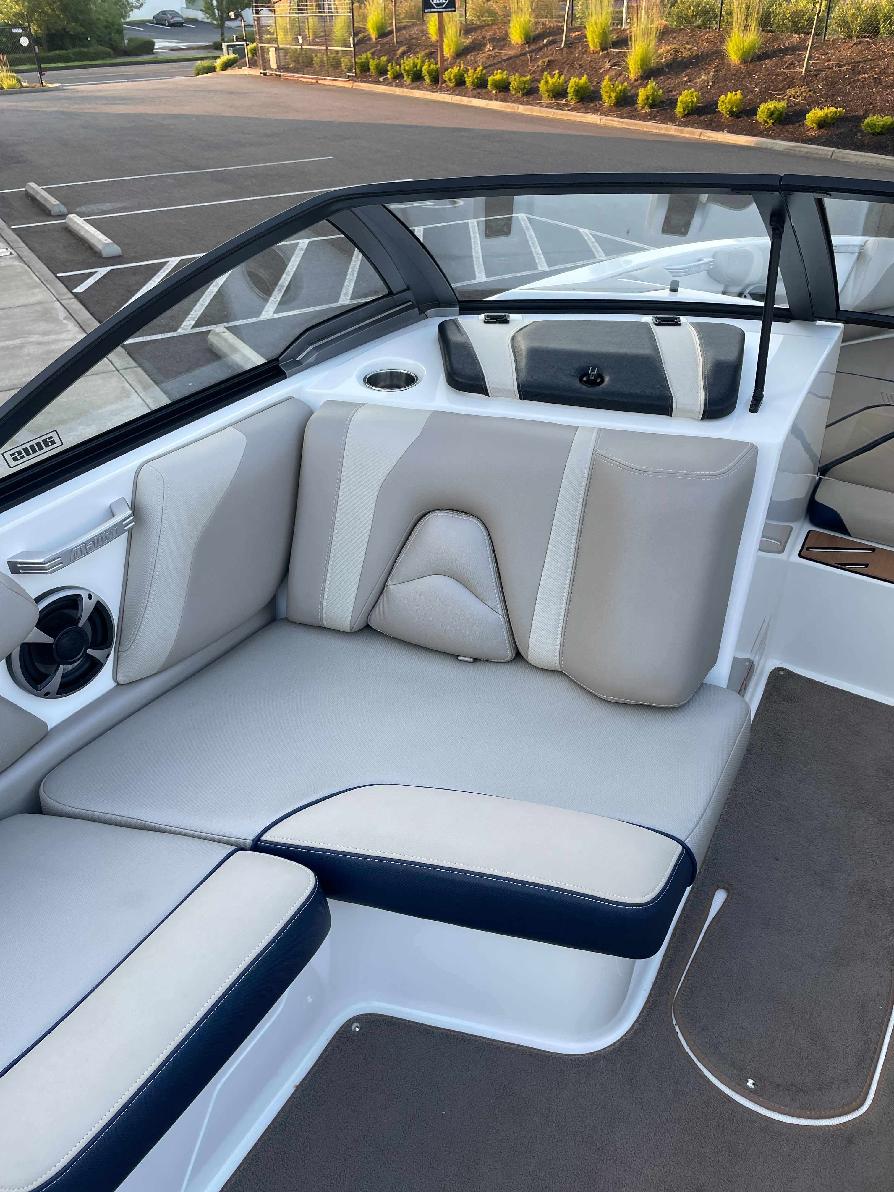 2017 Malibu Wakesetter VLX Icon